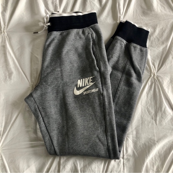 Nike Air Gray Sweatpants Size XS EUC - Picture 1 of 4